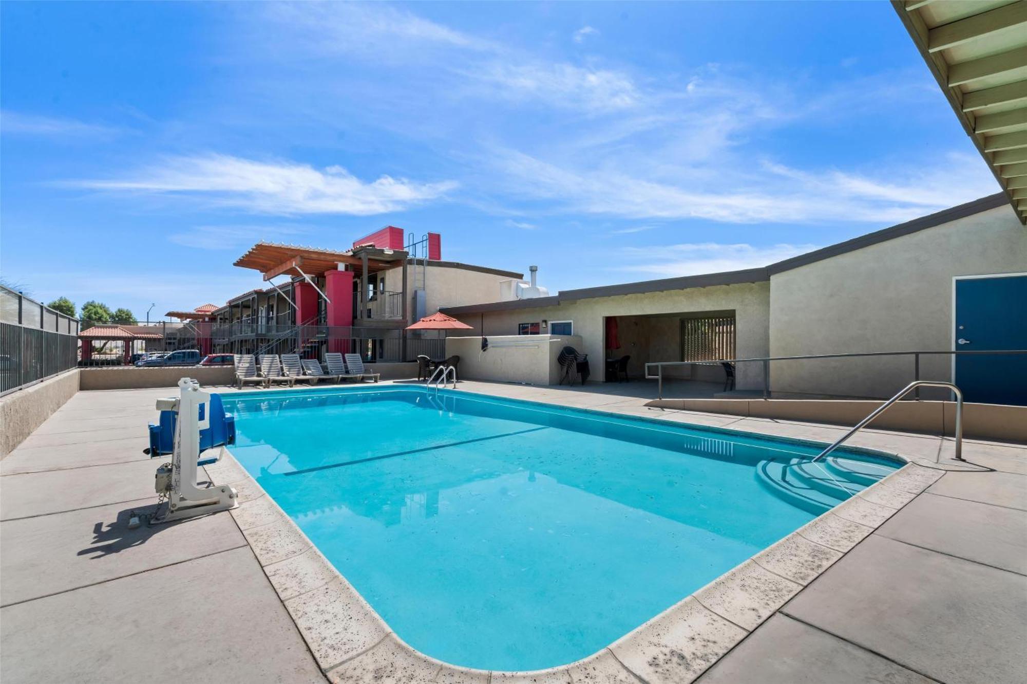 Best Western Desert Villa Inn Barstow Exterior foto